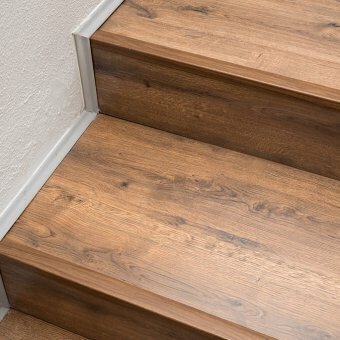 Beautiful laminate installation throughout a warm and cozy Home in Erasmus Kloof.